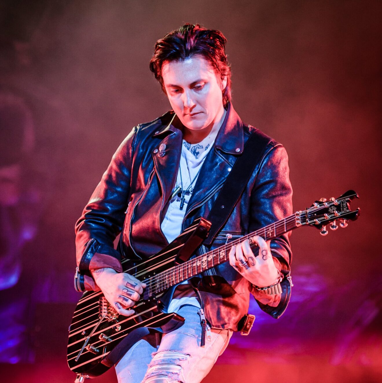 A7X Guitarist Injured During Concert