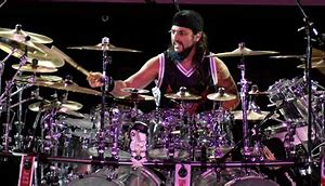 Mike Portnoy Returns To Dream Theater