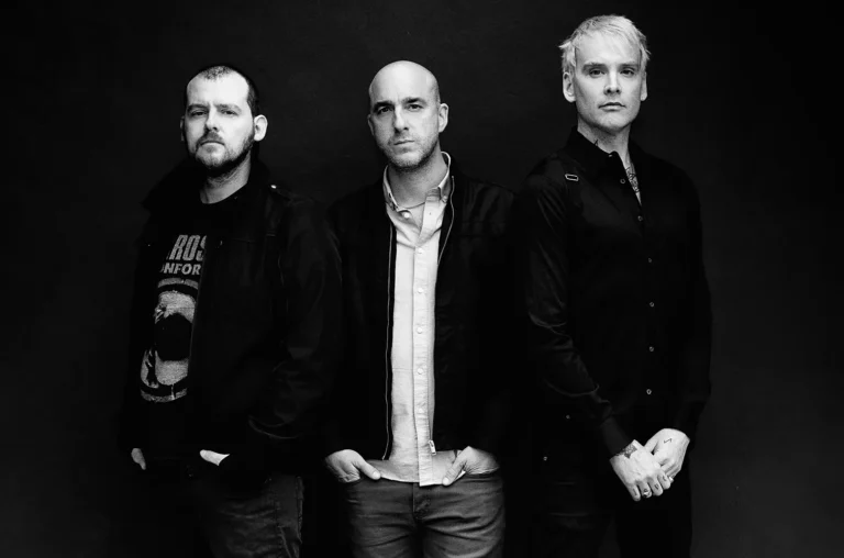 “Surprise Surprise” Alkaline Trio’s New Single