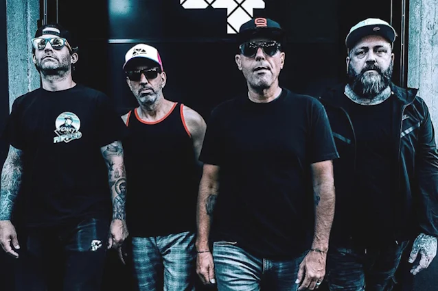Alien Ant Farm Has “Reasons”