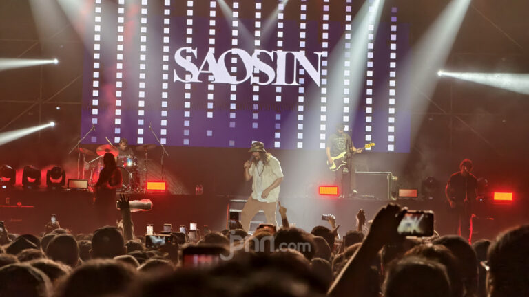 Saosin Returns